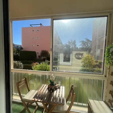 Joli T3 A 5 Mins A Pied Et Port Avec Parking Appartement *